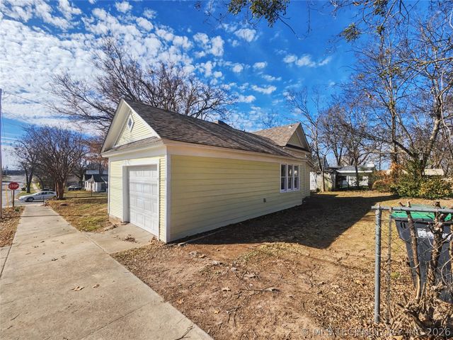 611 Goingsnake Street, Tahlequah, OK 74464