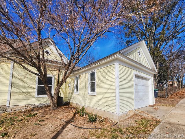 611 Goingsnake Street, Tahlequah, OK 74464