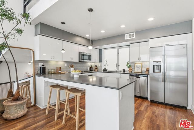 1933 W Kingston Place, Los Angeles, CA 90026