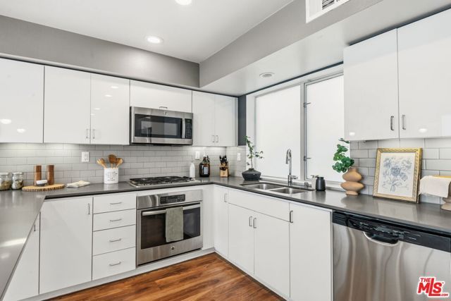1933 W Kingston Place, Los Angeles, CA 90026