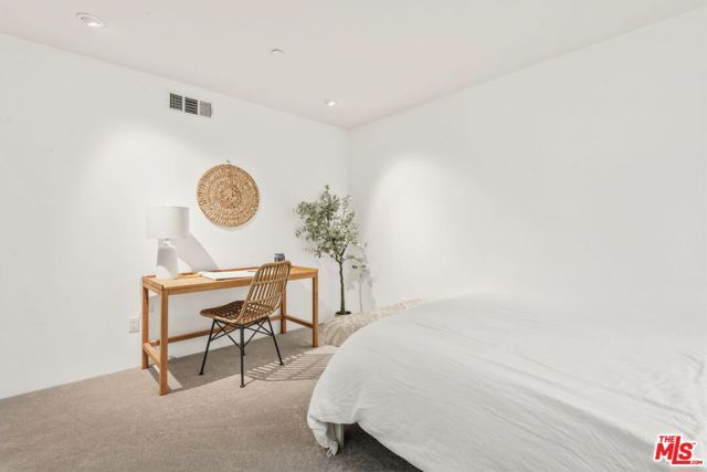 1933 W Kingston Place, Los Angeles, CA 90026