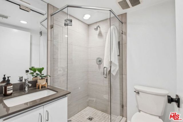 1933 W Kingston Place, Los Angeles, CA 90026