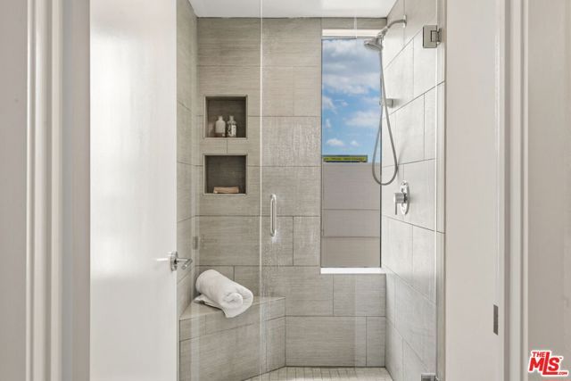 1933 W Kingston Place, Los Angeles, CA 90026