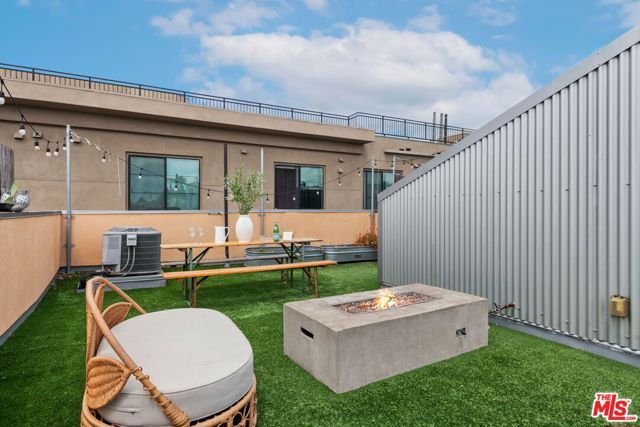 1933 W Kingston Place, Los Angeles, CA 90026