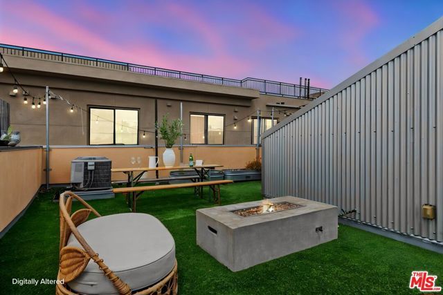 1933 W Kingston Place, Los Angeles, CA 90026