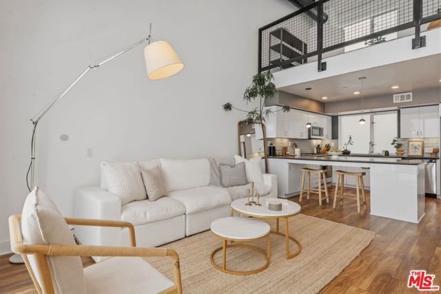 1933 W Kingston Place, Los Angeles, CA 90026
