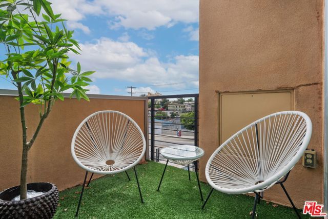 1933 W Kingston Place, Los Angeles, CA 90026