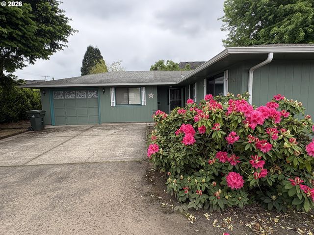 392 S 37TH St, Springfield, OR 97478