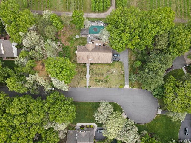 5 Easterly Court, Manorville, NY 11949