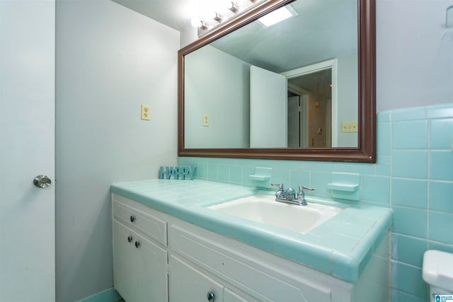 2098 Montreat Cir, Birmingham, AL 35216