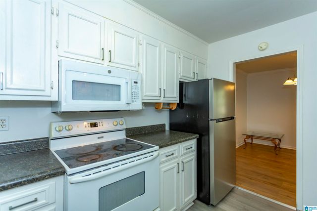 2098 Montreat Cir, Birmingham, AL 35216