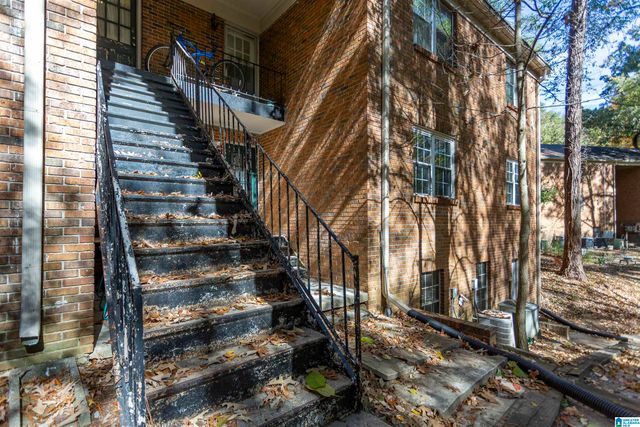2098 Montreat Cir, Birmingham, AL 35216
