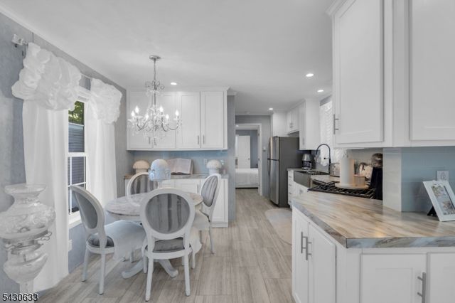 9 White Birch Park, Hampton Boro, NJ 08827