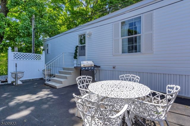 9 White Birch Park, Hampton Boro, NJ 08827