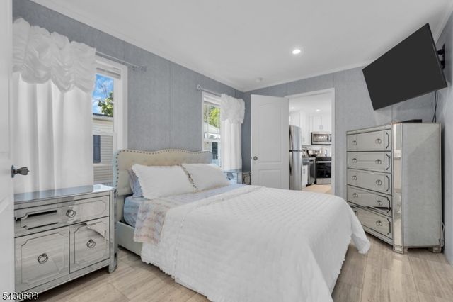 9 White Birch Park, Hampton Boro, NJ 08827