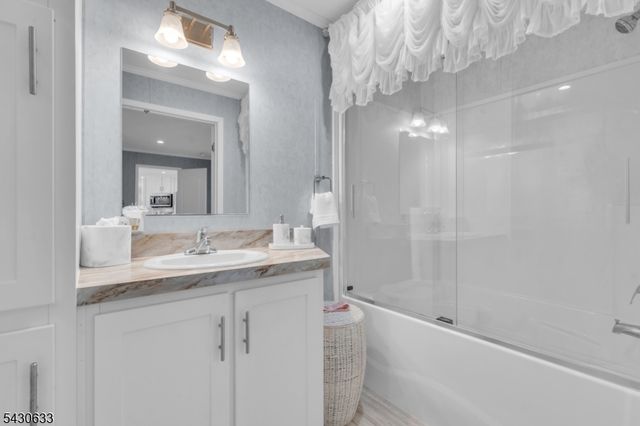 9 White Birch Park, Hampton Boro, NJ 08827