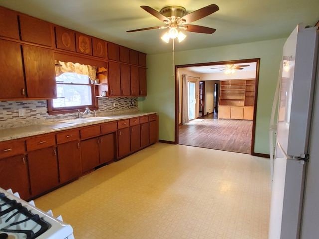 2585 S Jugtown Road, Coal City, IL 60416