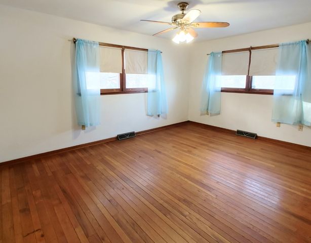 2585 S Jugtown Road, Coal City, IL 60416