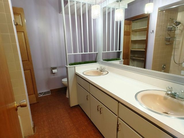 2585 S Jugtown Road, Coal City, IL 60416