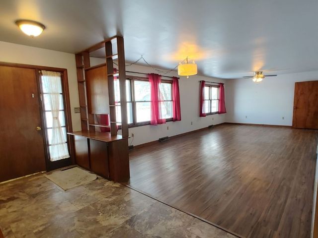 2585 S Jugtown Road, Coal City, IL 60416