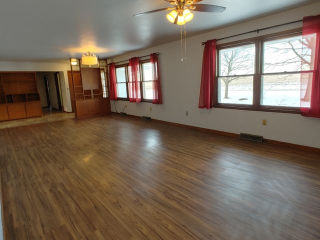 2585 S Jugtown Road, Coal City, IL 60416