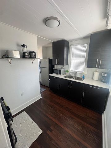 1038 Ashland Street 2, Houston, TX 77008