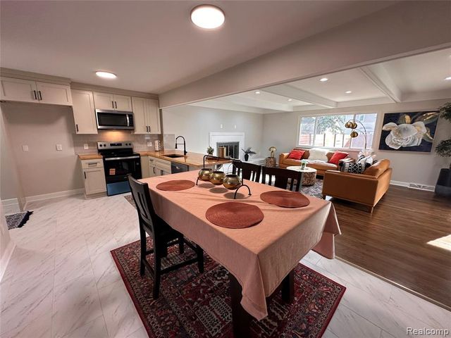 16970 Park Lane, Fraser, MI 48026