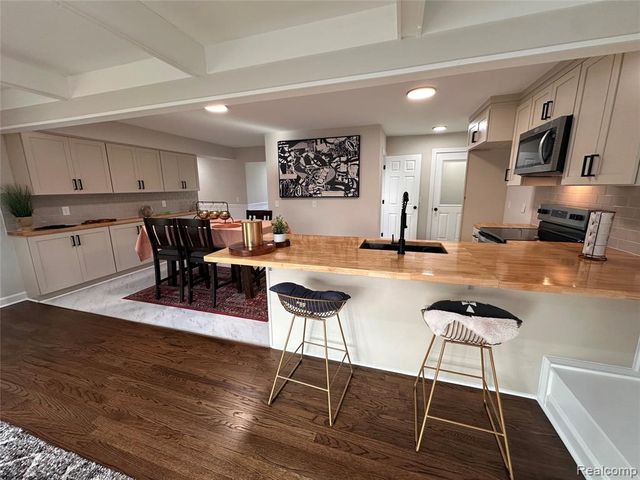 16970 Park Lane, Fraser, MI 48026