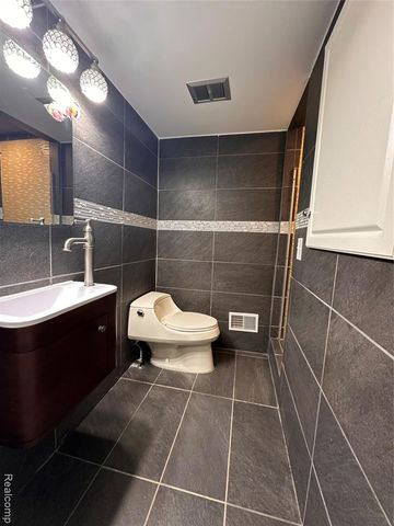 16970 Park Lane, Fraser, MI 48026