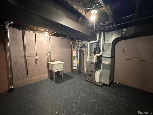 16970 Park Lane, Fraser, MI 48026