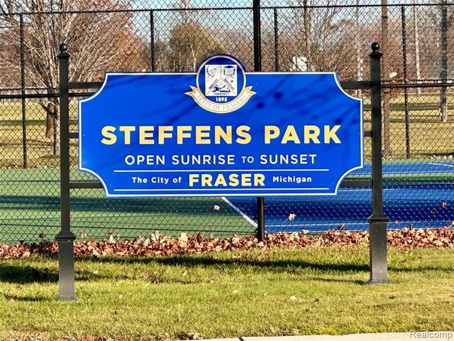 16970 Park Lane, Fraser, MI 48026
