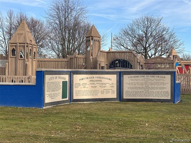 16970 Park Lane, Fraser, MI 48026