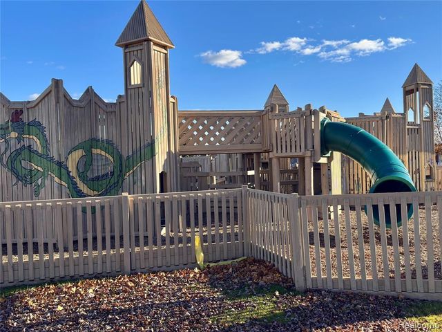 16970 Park Lane, Fraser, MI 48026