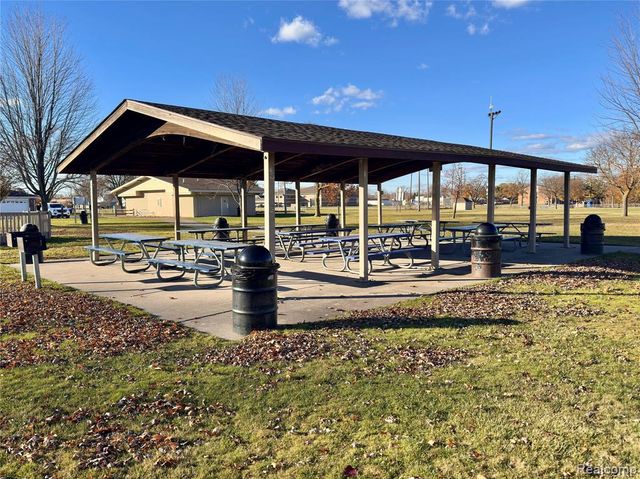 16970 Park Lane, Fraser, MI 48026