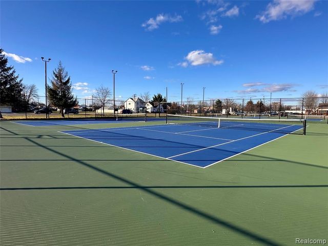 16970 Park Lane, Fraser, MI 48026