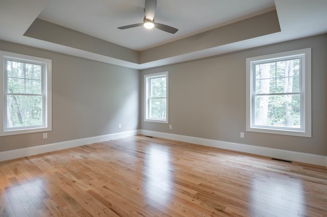 21 Wilderness Drive, Nashua, NH 03062