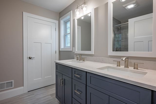 21 Wilderness Drive, Nashua, NH 03062