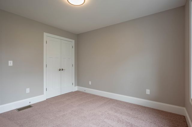 21 Wilderness Drive, Nashua, NH 03062