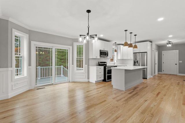 593 Cohas Avenue, Manchester, NH 03109