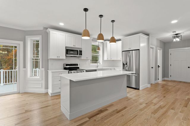 593 Cohas Avenue, Manchester, NH 03109