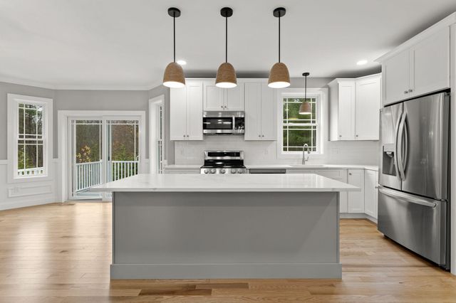 593 Cohas Avenue, Manchester, NH 03109