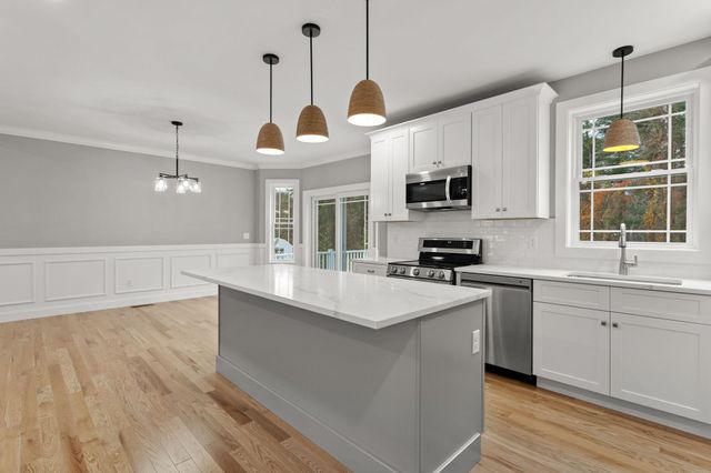 593 Cohas Avenue, Manchester, NH 03109