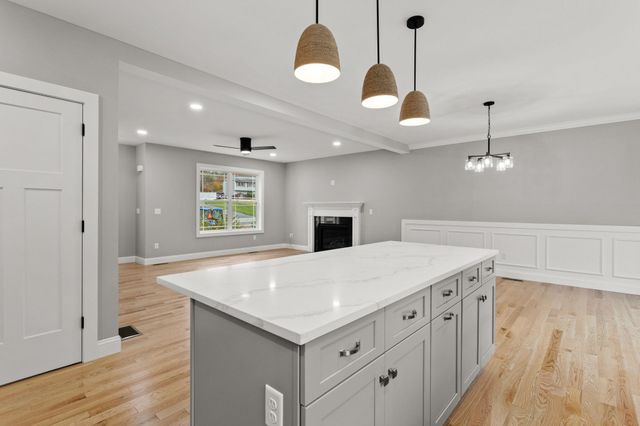 593 Cohas Avenue, Manchester, NH 03109