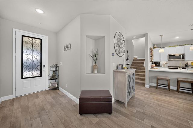 1426 E Via Dorata Way, Fresno, CA 93730