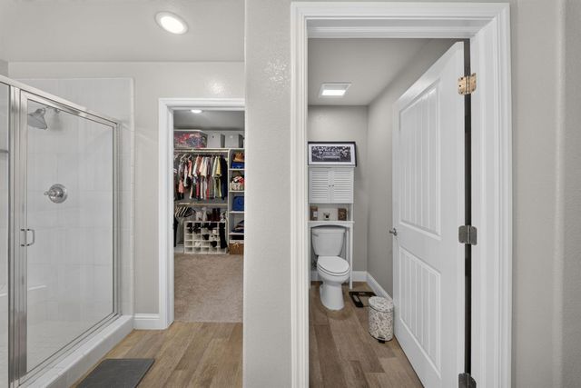 1426 E Via Dorata Way, Fresno, CA 93730