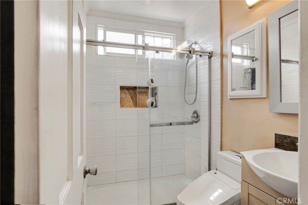 Image 21 of property listing at 4635 W 137th, Hawthorne, CA 90250