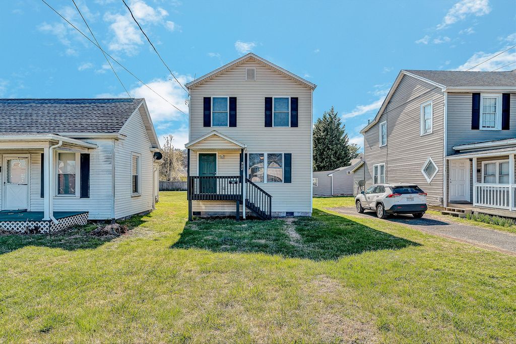 902 Bowman AVE, Salem, VA 24153