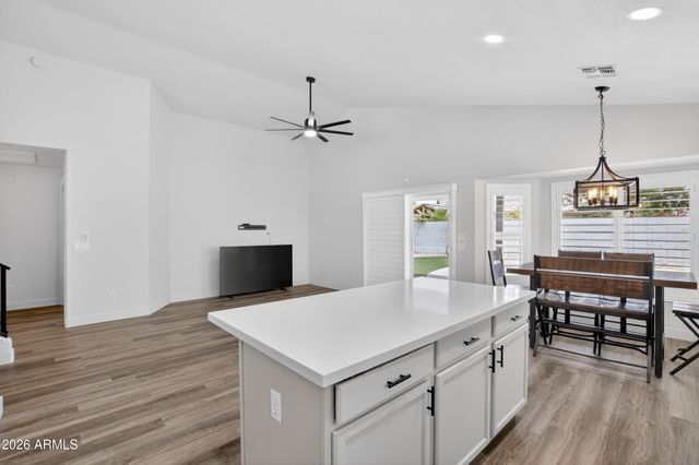 624 E SHEFFIELD Avenue, Gilbert, AZ 85296