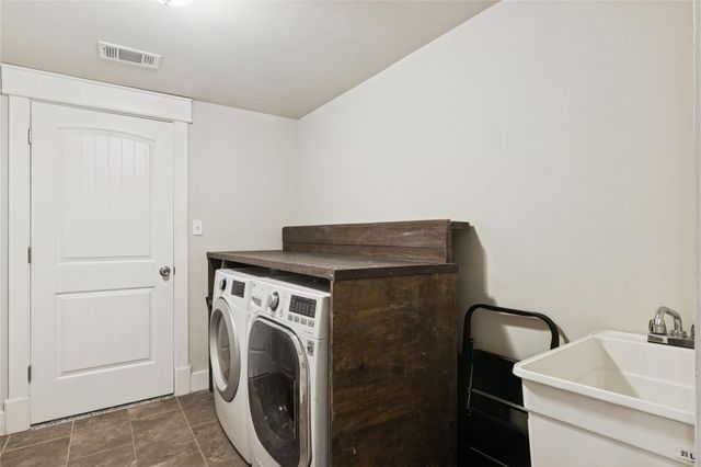 1910 East Avenue, Katy, TX 77493