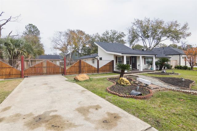 1910 East Avenue, Katy, TX 77493